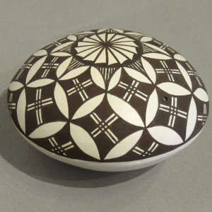 Geometric design on a black and white seedpot