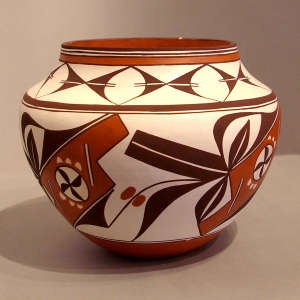 Geometric design on a polychrome jar