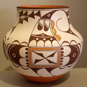 Bird element and geometric design on a polychrome jar
