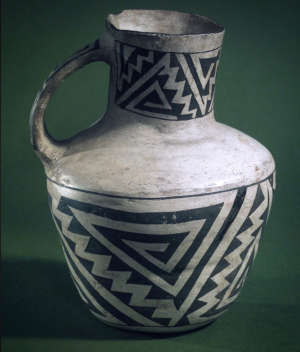 Black geometric design on a Mancos grey pitcher