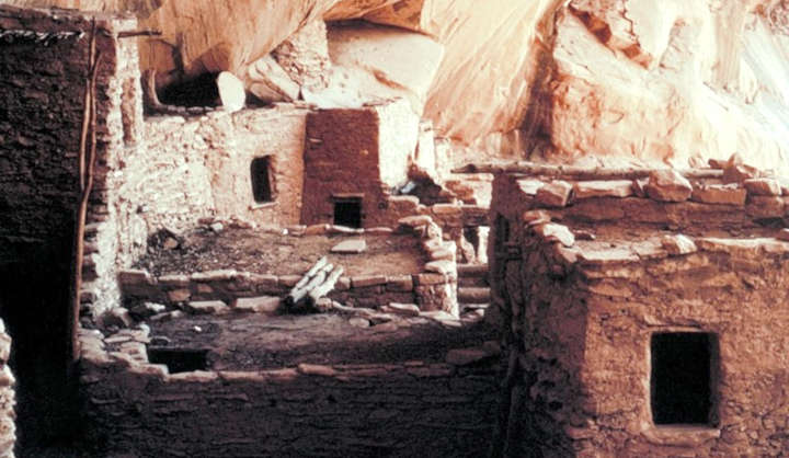 A close up of the ruins of Keet Seel