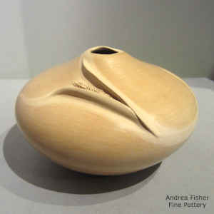 Ear of corn applique on a tan seed pot