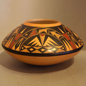 Four direction shard design on a polychrome jar