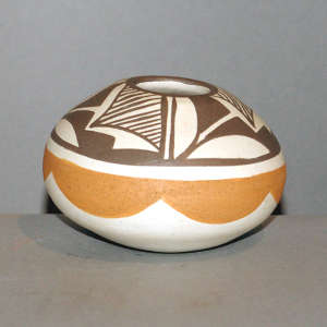 Geometric design on a polychrome seed pot