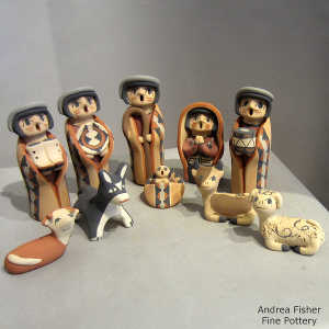 10 pieces in a nativity set