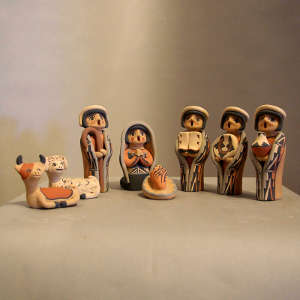 Eight pieces in a nativity