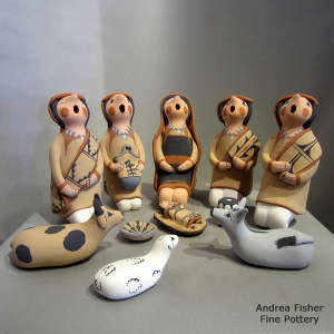 11 pieces in a Nativity set