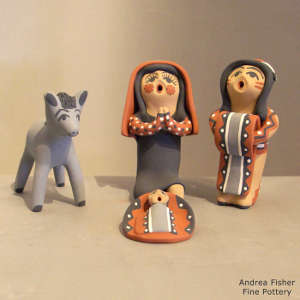 Four pieces in a nacimiento