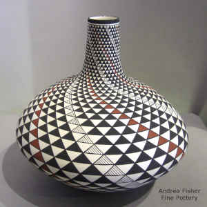 Spiral mesa geometric design on a polychrome jar