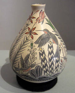 Desert wildlife motif on a polychrome jar