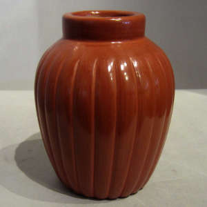 Red melon jar grooved