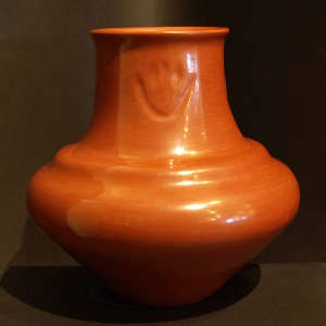 Bear paw imprints on a double shouldered red water jar
