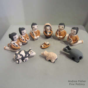 11 pieces in a Nativity set