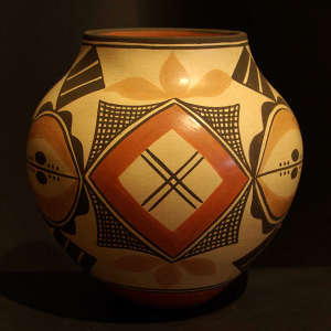 Geometric designs on a polychrome pot