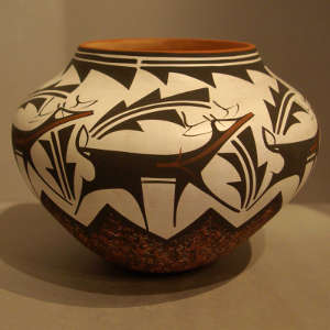 Deer heart line and geometric design on a polychrome jar