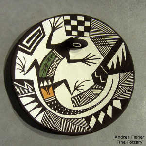Lizard and geometric design on a polychrome plate