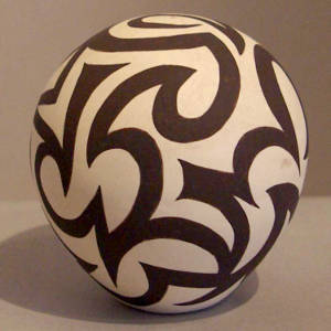 Tattoo design on a black and white seed pot