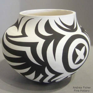 Geometric design on a black and white jar