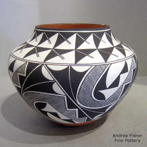 Geometric design on a polychrome jar