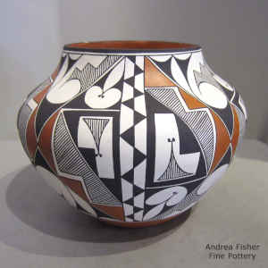 Geometric design on a polychrome storage jar