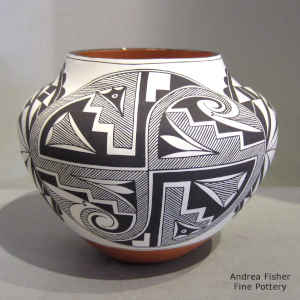 4-panel black and white geometric design on a polychrome jar