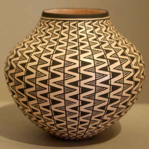 Geometric design on a black and white jar