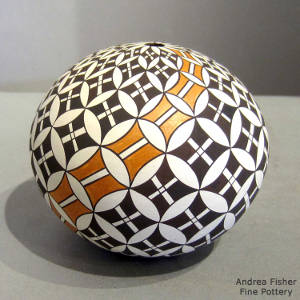 Swirl geometric design on a polychrome seedpot