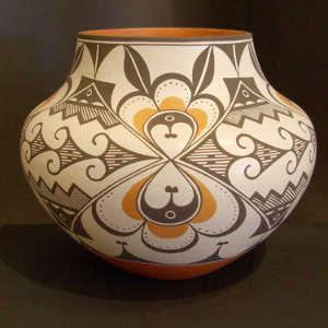 Four-panel medallion design on a polychrome jar