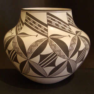 Geometric design on a black and white jar