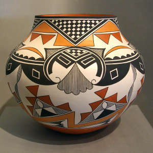 Medallion and geometric design on a polychrome jar