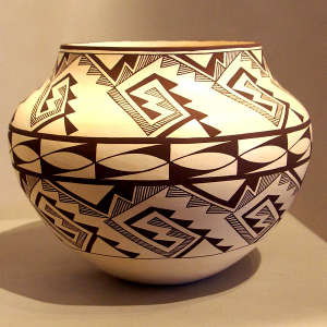 Geometric design on a black and white jar