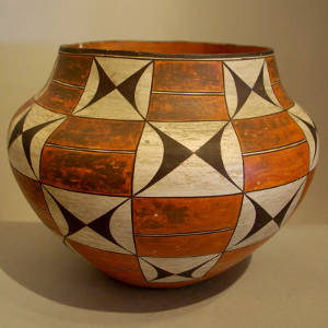 Geometric design on a polychrome jar
