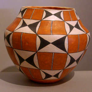 Geometric design on a polychrome jar