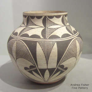 Geometric design on a polychrome jar