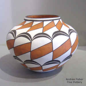 Polychrome jar decorated with a geometric design