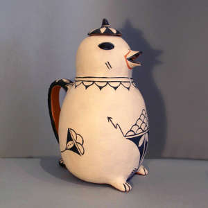 Geometric design on a lidded bird picture