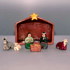 7 pieces in a Nativity set