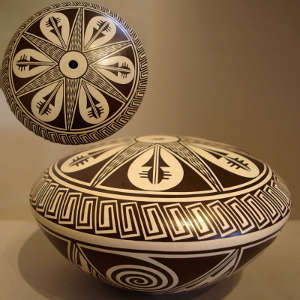 Geometric design on a black and white seedpot