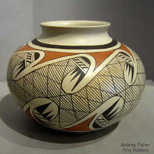 Migration pattern design on a polychrome jar