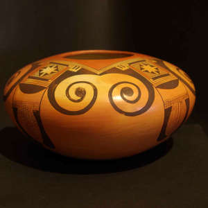 Four direction bird element design on a Sikyatki-style yellowware jar