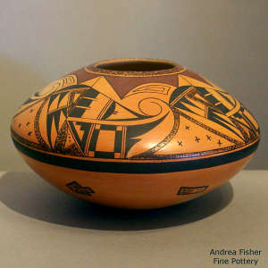 4-direction bird element and geometric design around an Awatovi star on a polychrome jar