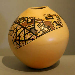 Geometric design on a polychrome seed pot