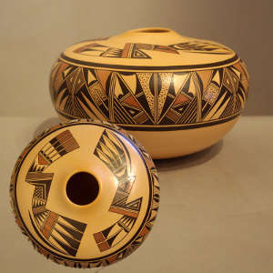 Bird element and shard design on a polychrome jar