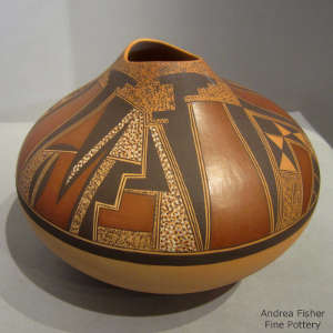 Four direction geometric design on a polychrome jar with an organic opening