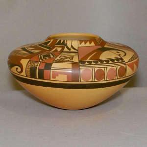 Large shard design on a Sikyatki-style jar