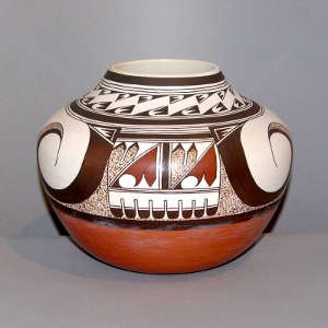 Bird element and geometric design on a polychrome water jar