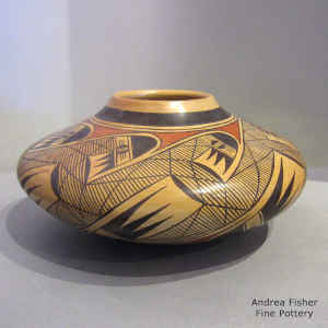 Migration pattern design on a polychrome jar