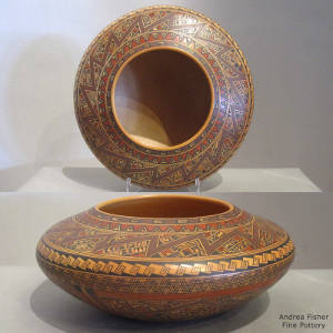 bowl with fine shard design outside, polished inside