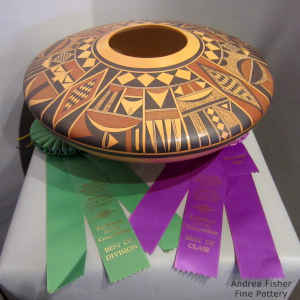 Geometric design on a large Sikyatki-style seed pot that earned Best of Class and Best of Division at the Heard Museum