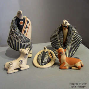 Five pieces in an eagle nativity